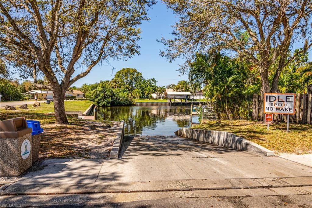 13209 5th St, Fort Myers, FL 33905-7