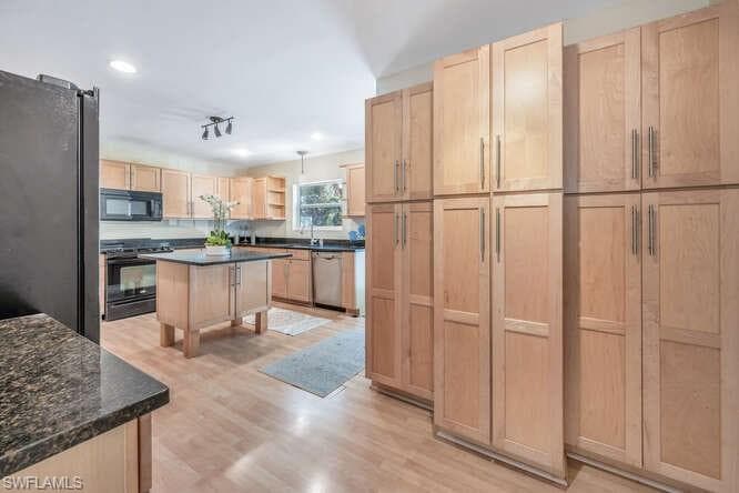 778 Broad Ct S, Naples, FL 34102-12