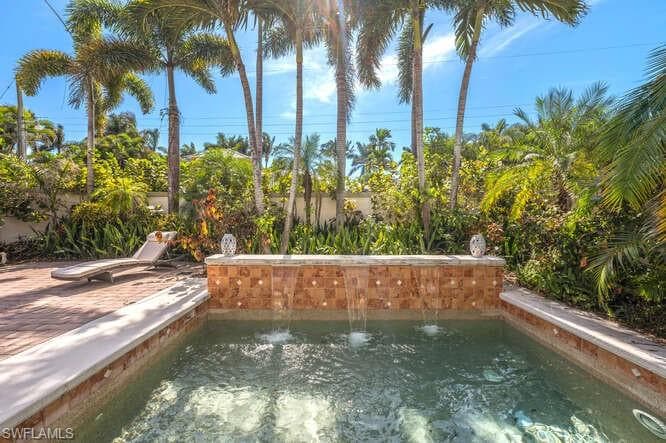 778 Broad Ct S, Naples, FL 34102-30