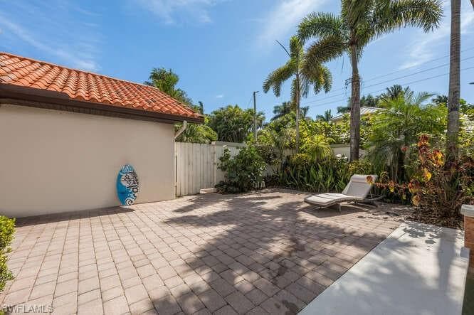 778 Broad Ct S, Naples, FL 34102-31