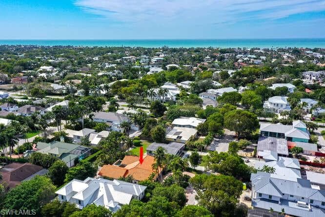 778 Broad Ct S, Naples, FL 34102-3