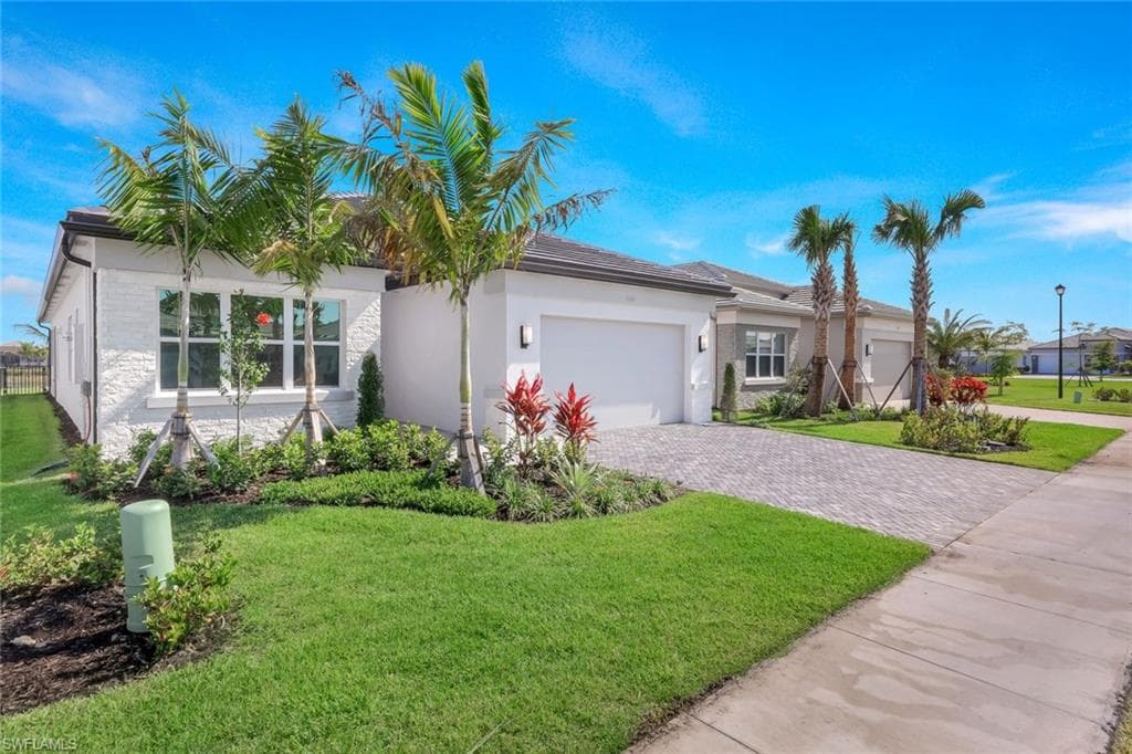 12243 Lotus Ave, Naples, FL 34120-1