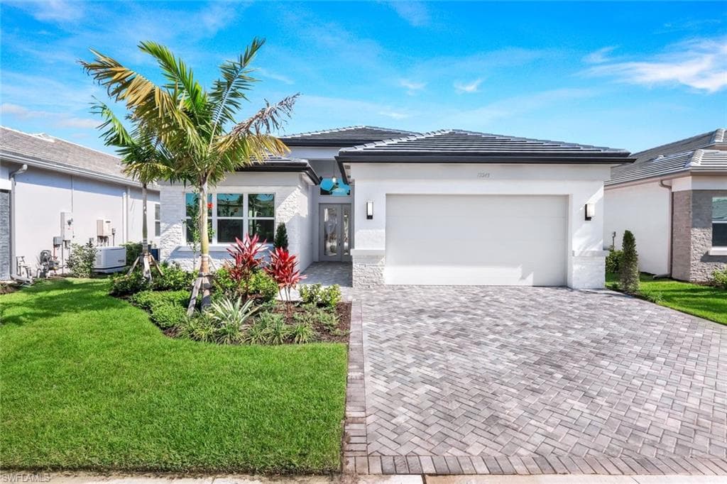 12243 Lotus Ave, Naples, FL 34120-39