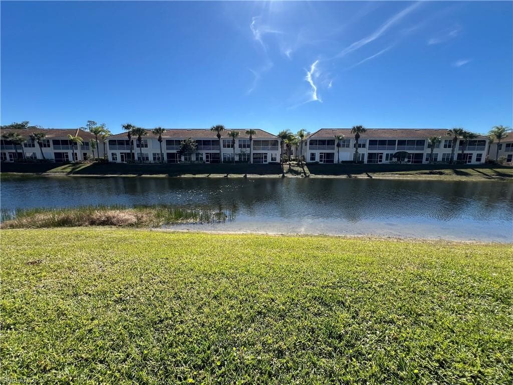 972 Hampton Cir 77, Naples, FL 34105-12