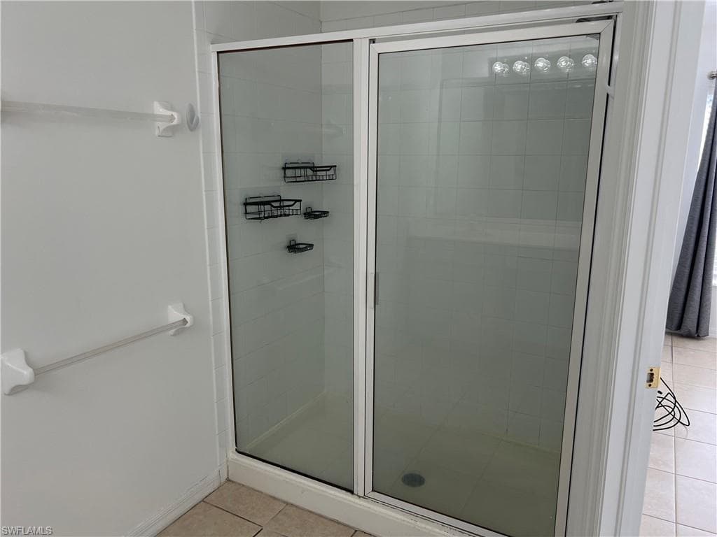 972 Hampton Cir 77, Naples, FL 34105-16