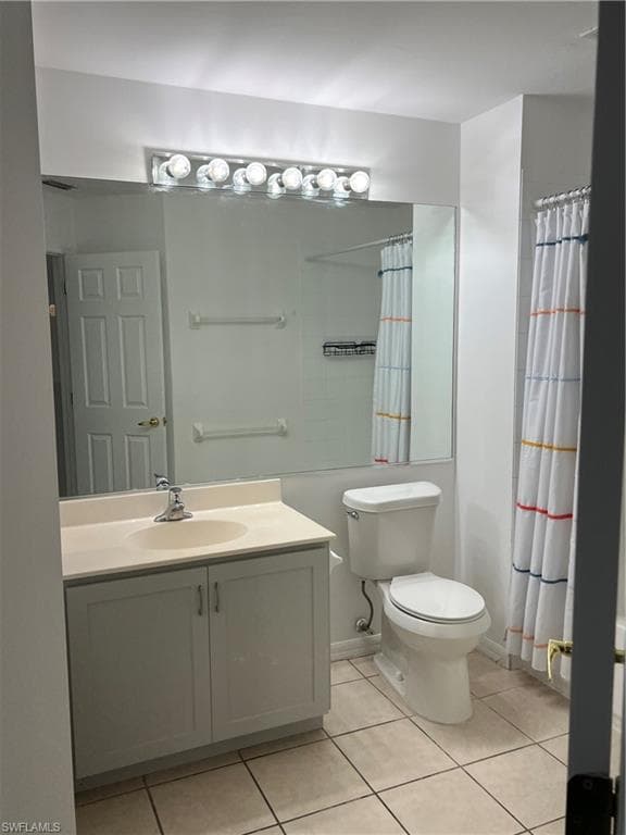 972 Hampton Cir 77, Naples, FL 34105-19