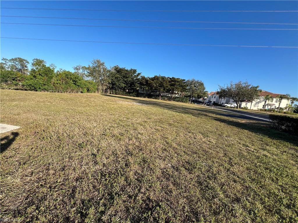 972 Hampton Cir 77, Naples, FL 34105-24