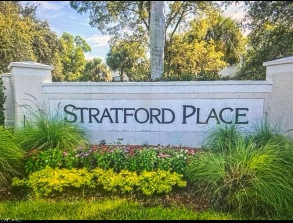 972 Hampton Cir 77, Naples, FL 34105-1