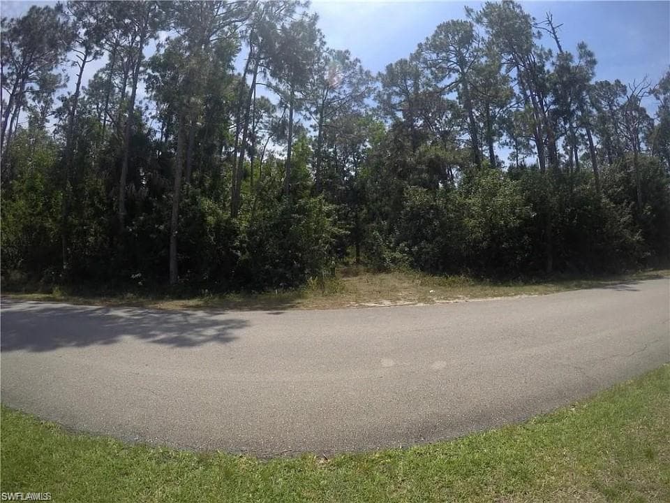 5700 Cedar Tree Ln, Naples, FL 34116-2