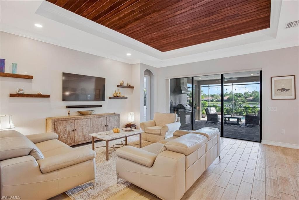 1422 Mockingbird Dr, Naples, FL 34120-19