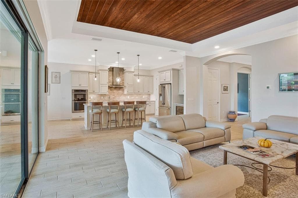 1422 Mockingbird Dr, Naples, FL 34120-22