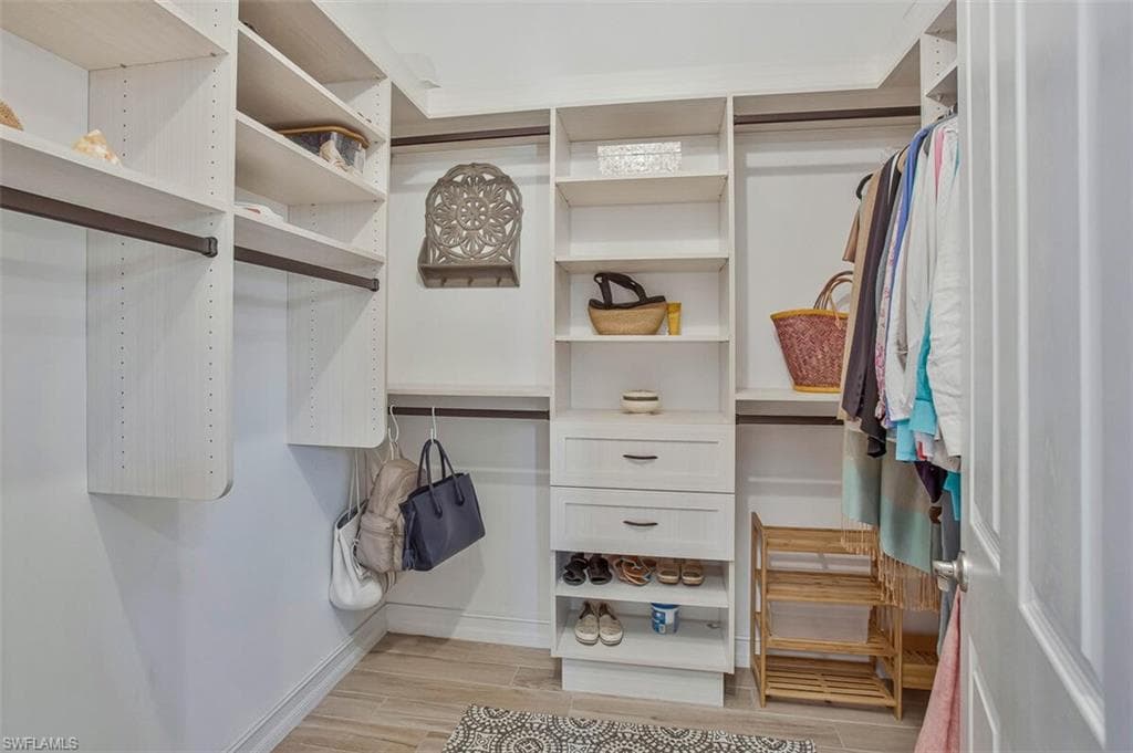 1422 Mockingbird Dr, Naples, FL 34120-27