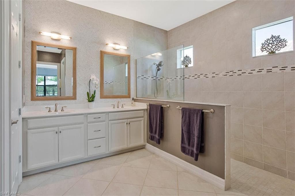 1422 Mockingbird Dr, Naples, FL 34120-28