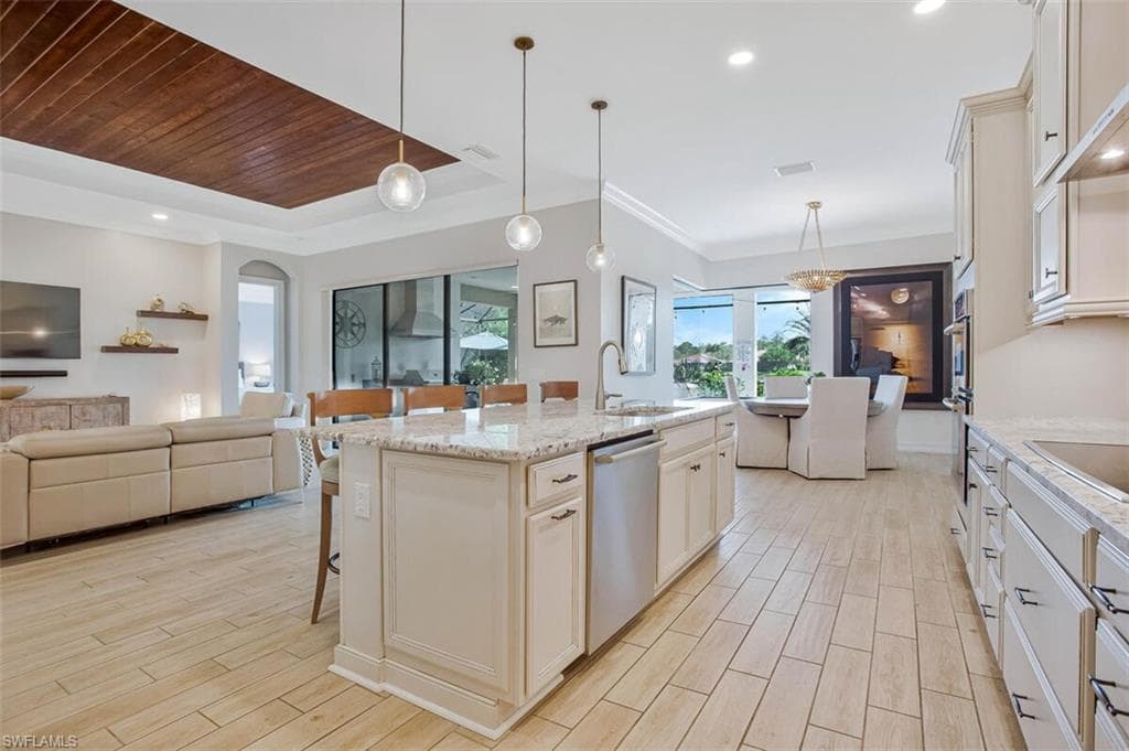 1422 Mockingbird Dr, Naples, FL 34120-31