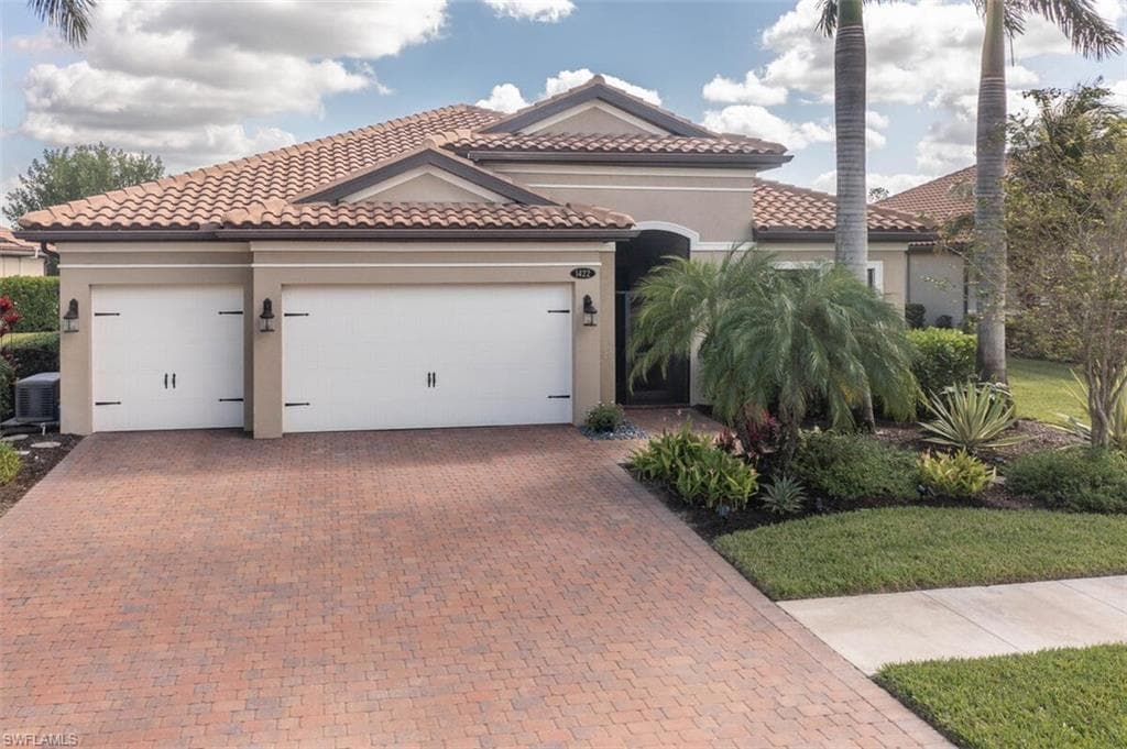 1422 Mockingbird Dr, Naples, FL 34120-2