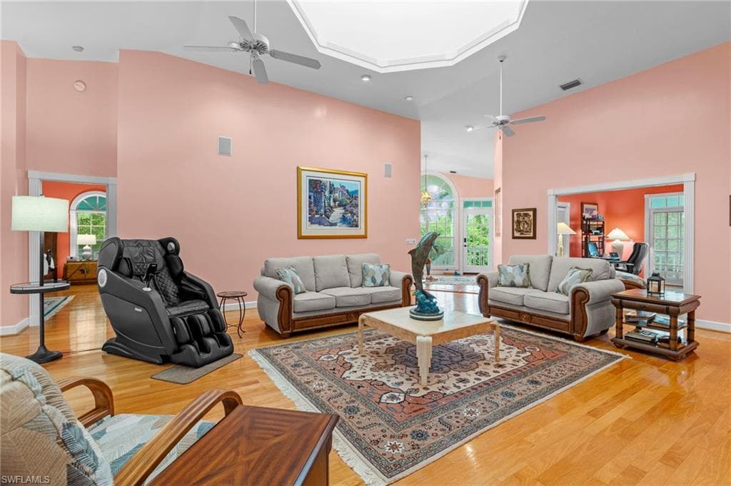 380 Periwinkle Ct, Marco Island, FL 34145-10