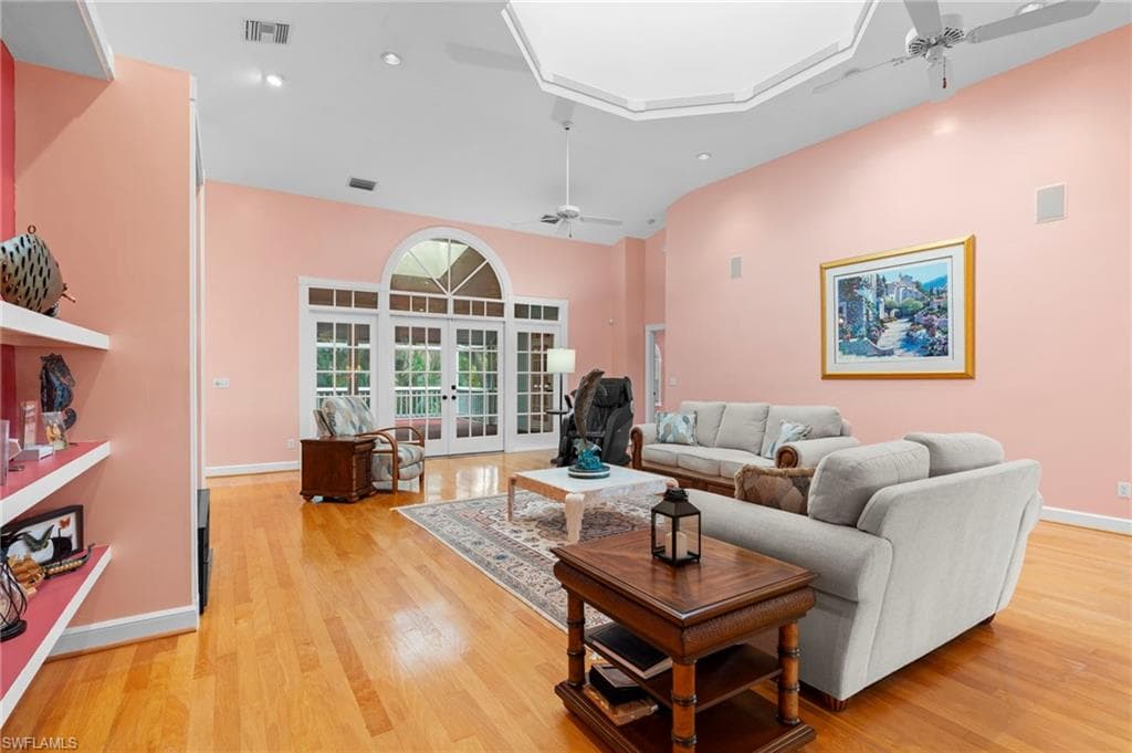 380 Periwinkle Ct, Marco Island, FL 34145-14