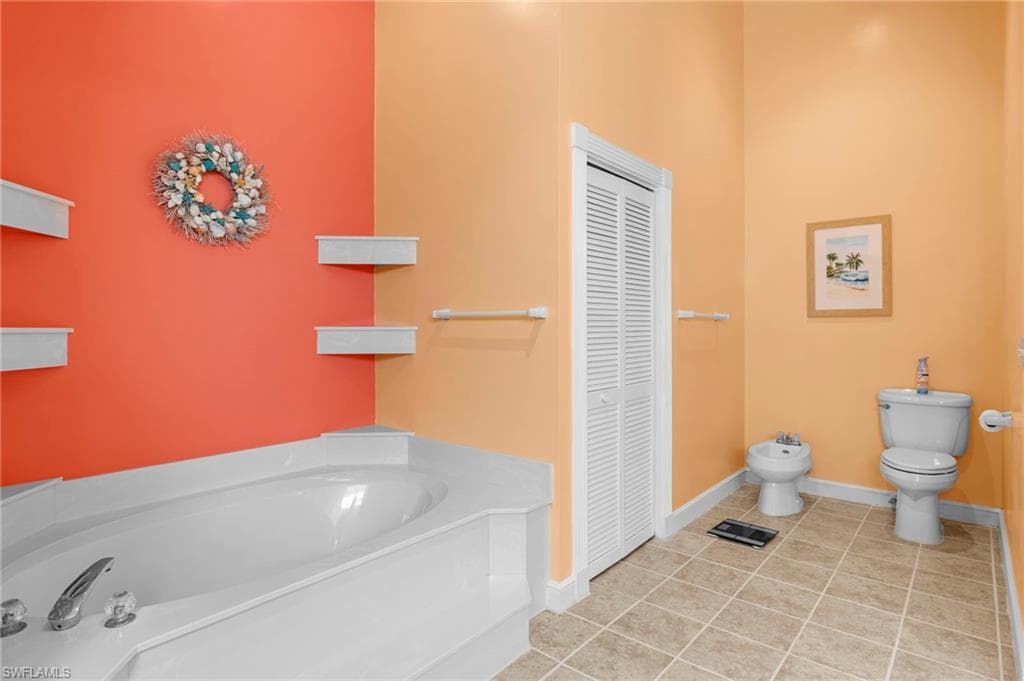 380 Periwinkle Ct, Marco Island, FL 34145-24