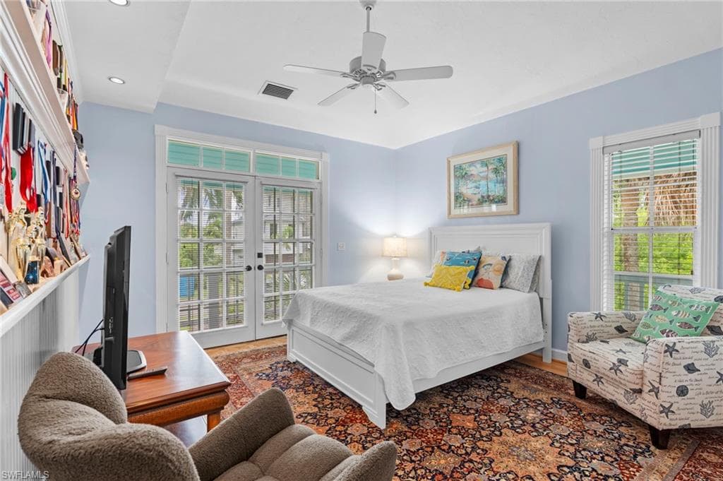 380 Periwinkle Ct, Marco Island, FL 34145-25