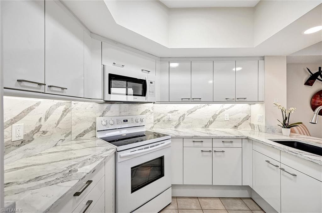 980 Cape Marco Dr 902, Marco Island, FL 34145-17