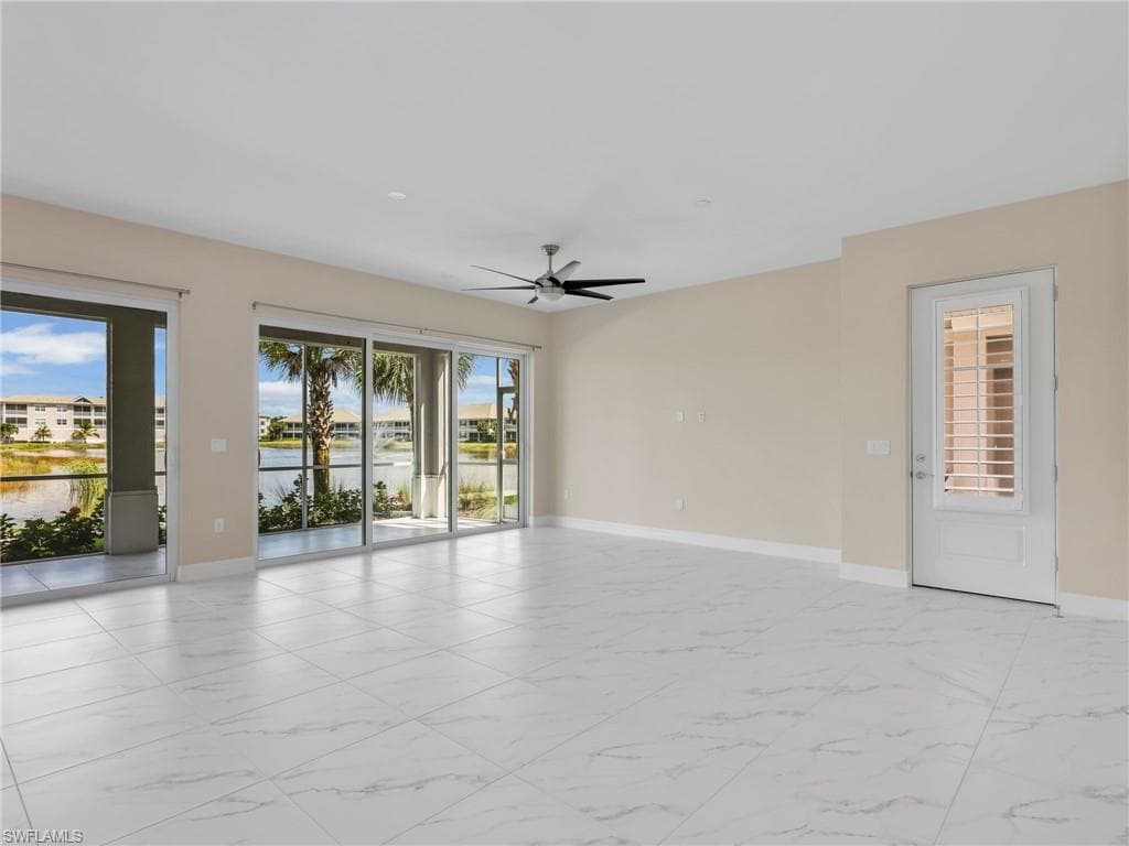 257 Indies Dr E 102, Naples, FL 34114-9