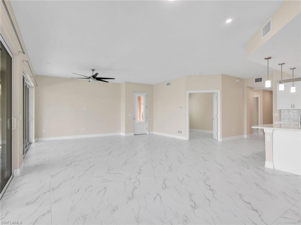 257 Indies Dr E 102, Naples, FL 34114-12