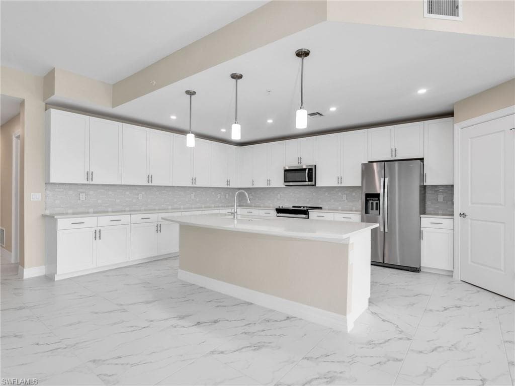 257 Indies Dr E 102, Naples, FL 34114-13