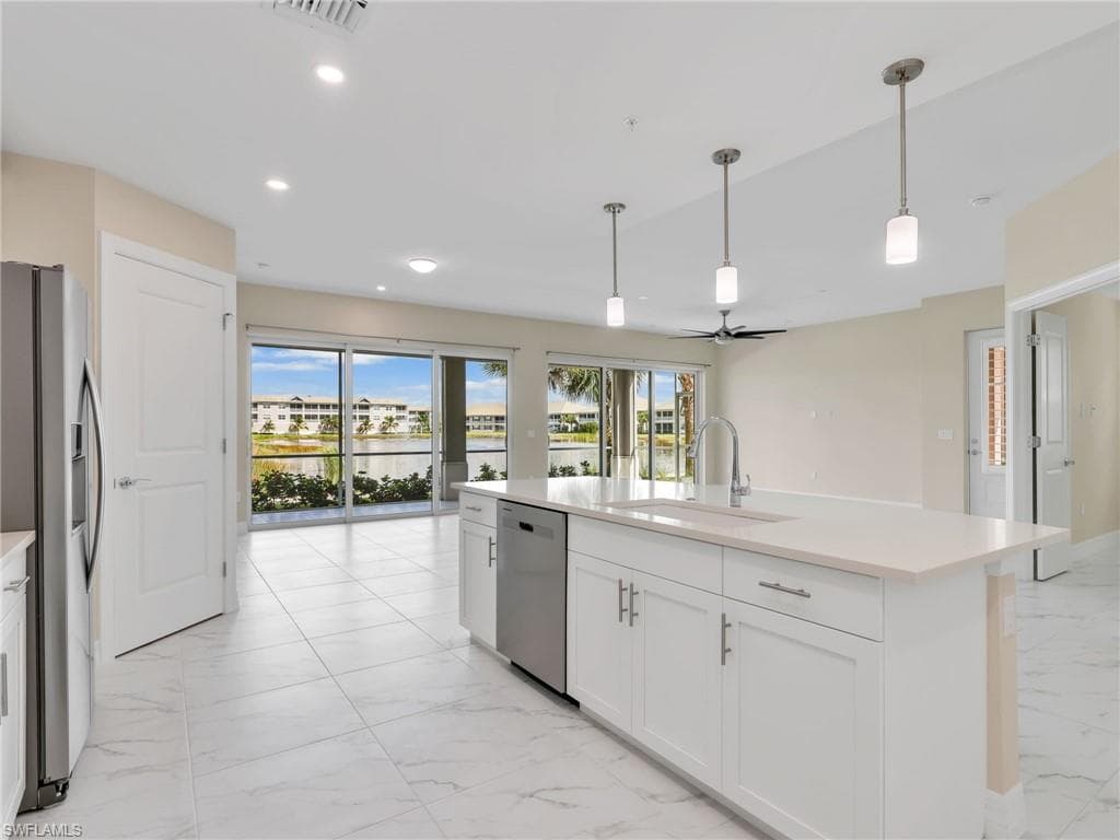 257 Indies Dr E 102, Naples, FL 34114-16