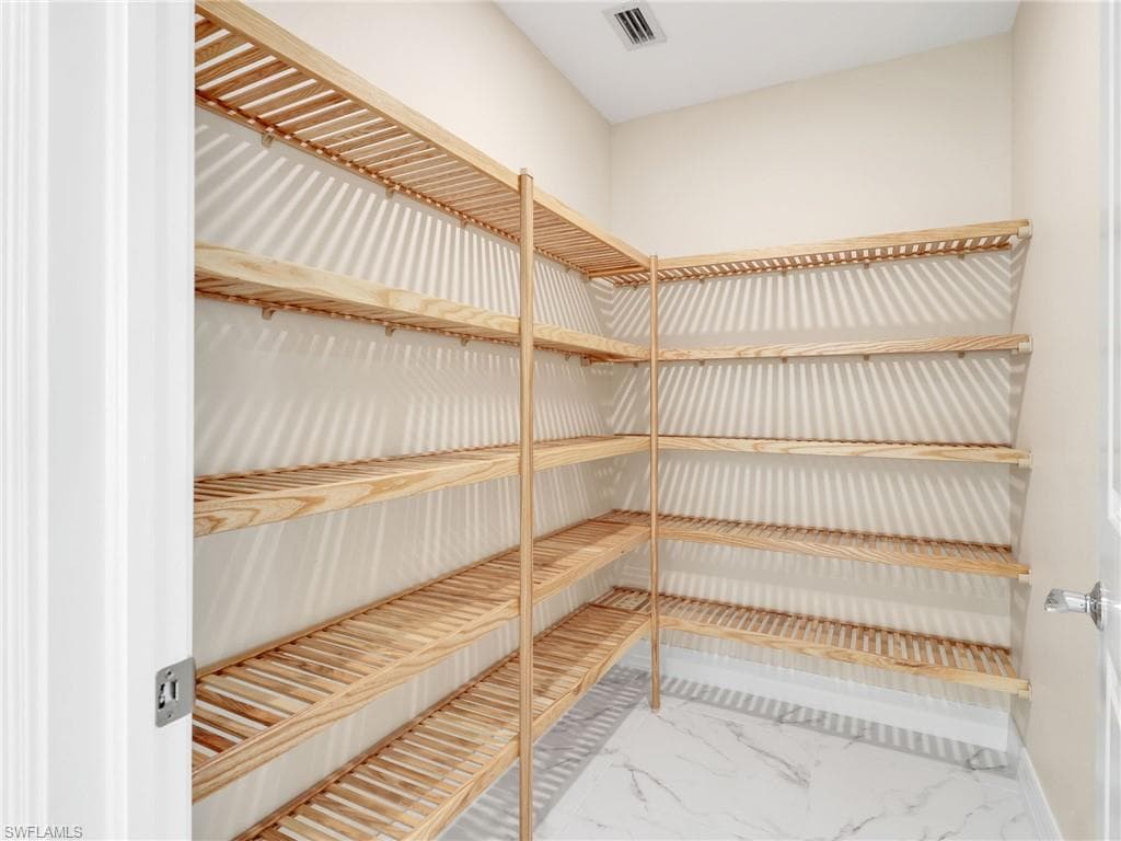 257 Indies Dr E 102, Naples, FL 34114-17