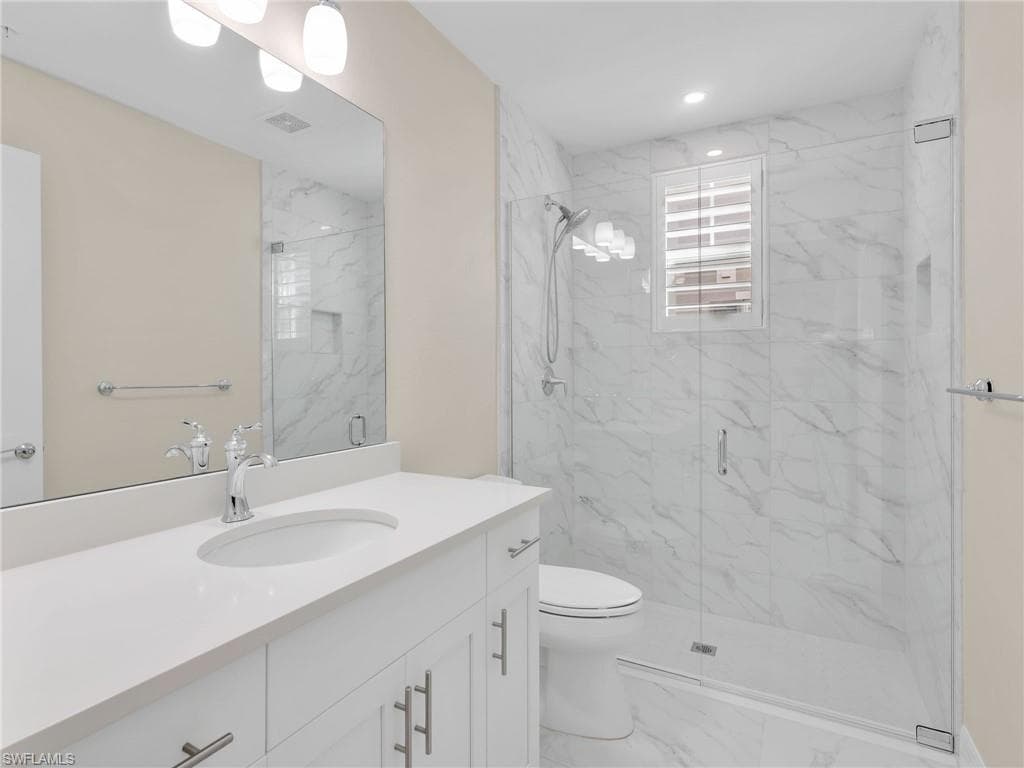 257 Indies Dr E 102, Naples, FL 34114-22