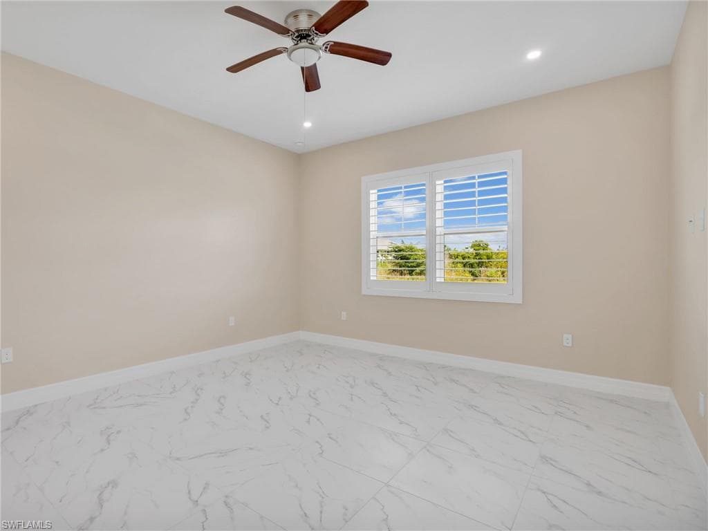 257 Indies Dr E 102, Naples, FL 34114-23