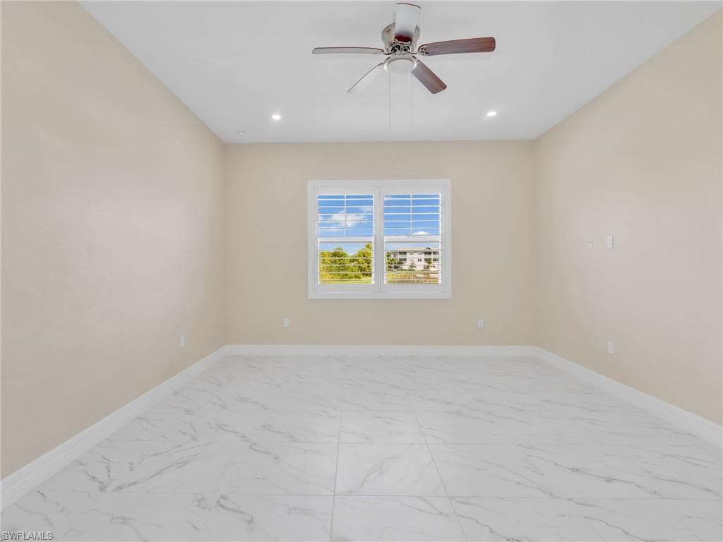 257 Indies Dr E 102, Naples, FL 34114-24
