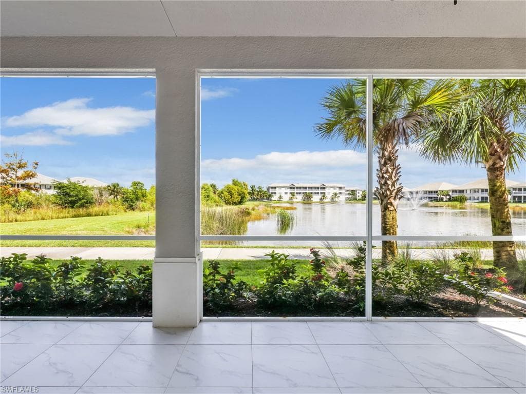 257 Indies Dr E 102, Naples, FL 34114-29