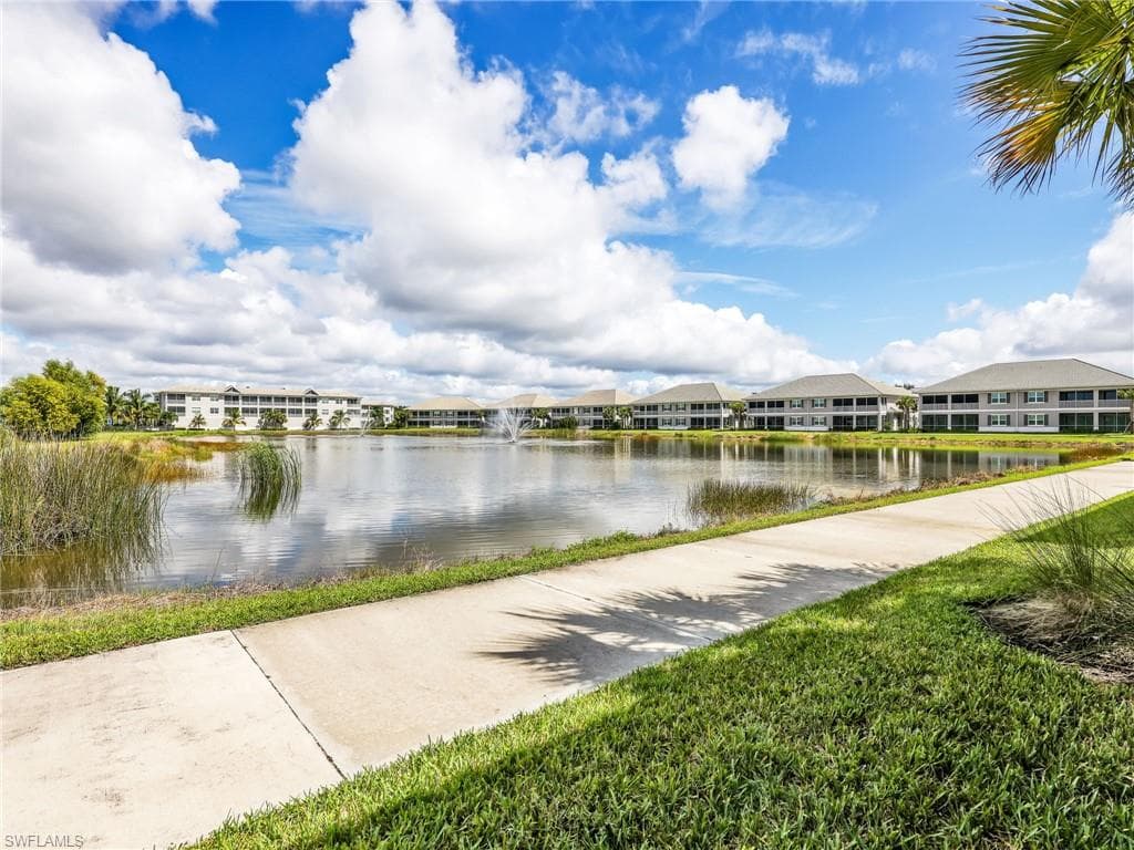 257 Indies Dr E 102, Naples, FL 34114-32