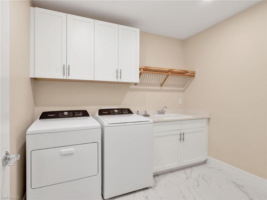 257 Indies Dr E 102, Naples, FL 34114-33
