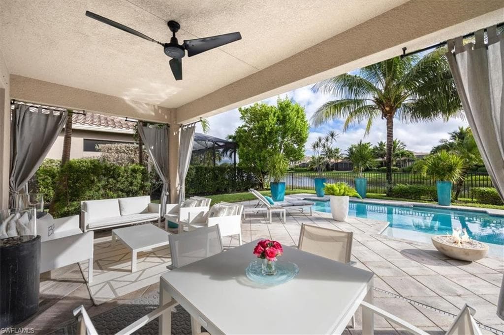 13539 Mandarin Cir, Naples, FL 34109-1