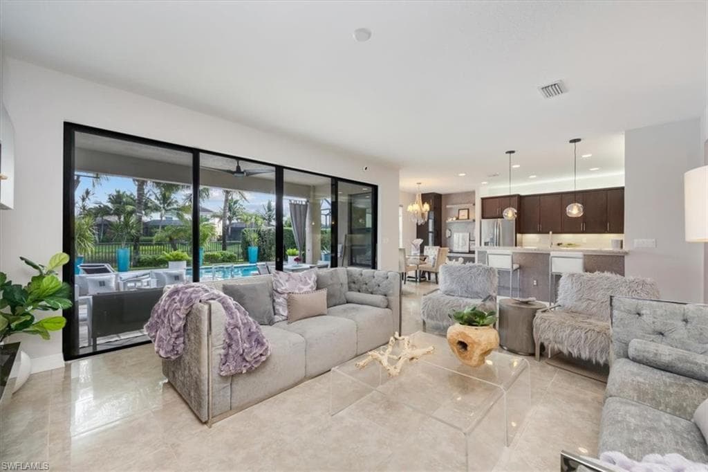 13539 Mandarin Cir, Naples, FL 34109-4