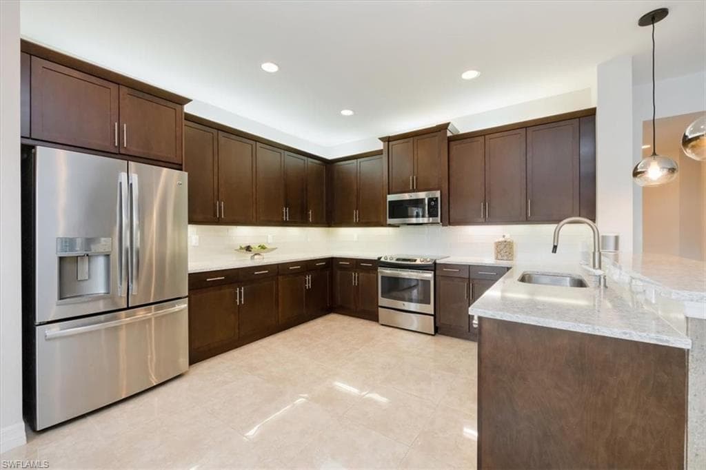 13539 Mandarin Cir, Naples, FL 34109-7