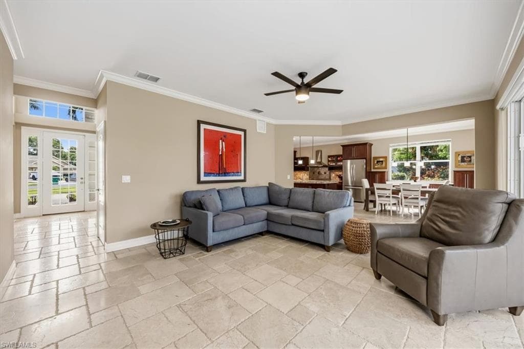 2066 Imperial Cir, Naples, FL 34110-8