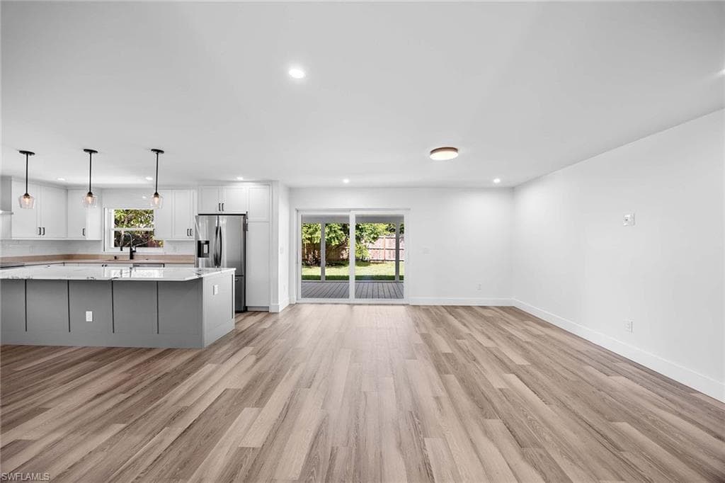 1235 Woodridge Ave, Naples, FL 34103-10