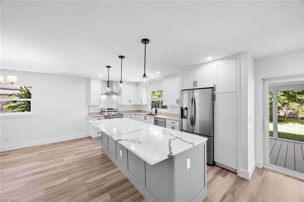 1235 Woodridge Ave, Naples, FL 34103-15