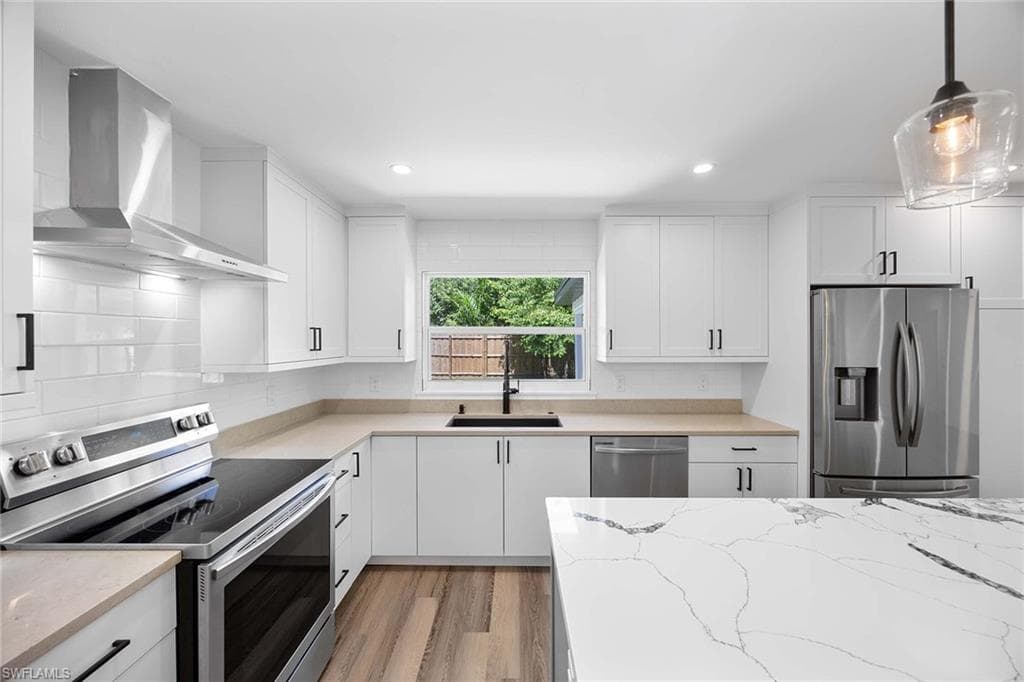 1235 Woodridge Ave, Naples, FL 34103-17