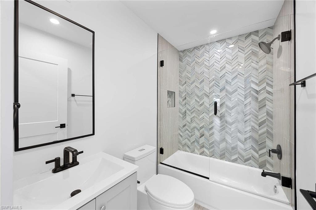 1235 Woodridge Ave, Naples, FL 34103-21