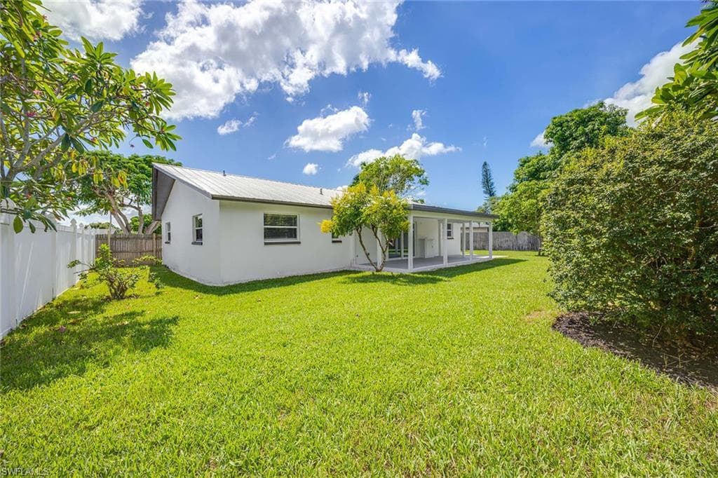 1235 Woodridge Ave, Naples, FL 34103-27
