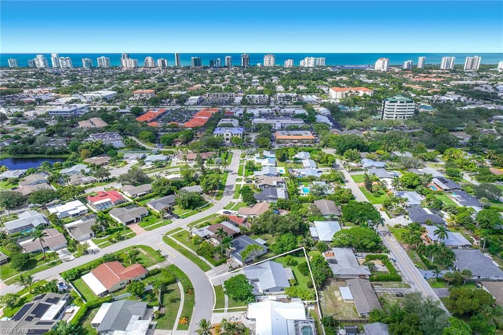 1235 Woodridge Ave, Naples, FL 34103-6