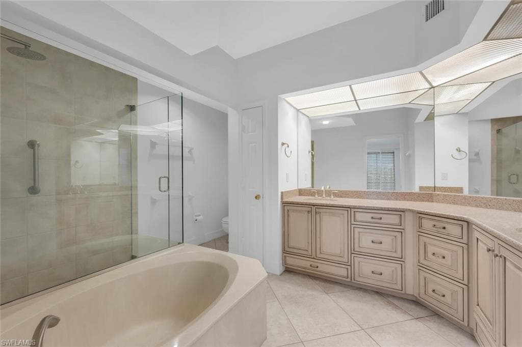 9380 Gulf Shore Dr 101, Naples, FL 34108-11