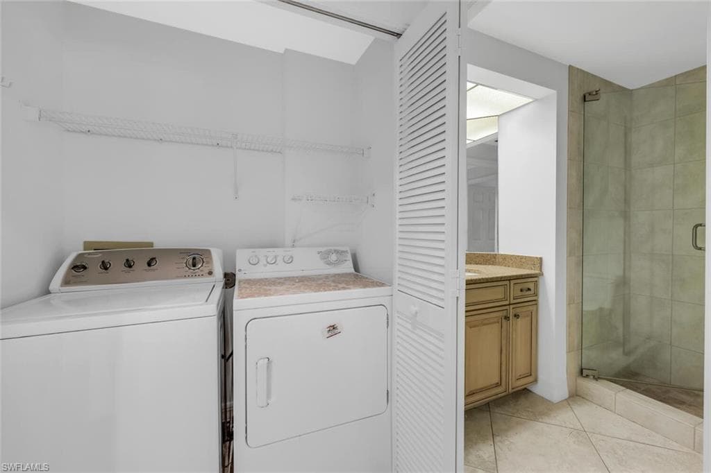 9380 Gulf Shore Dr 101, Naples, FL 34108-14