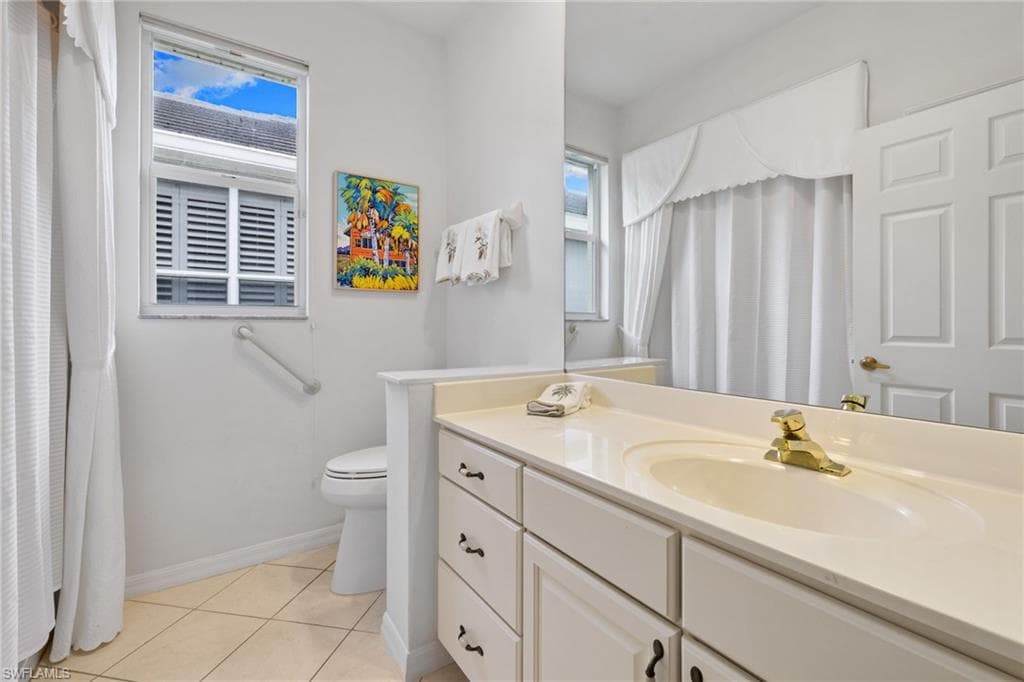1724 Winding Oaks Way, Naples, FL 34109-15