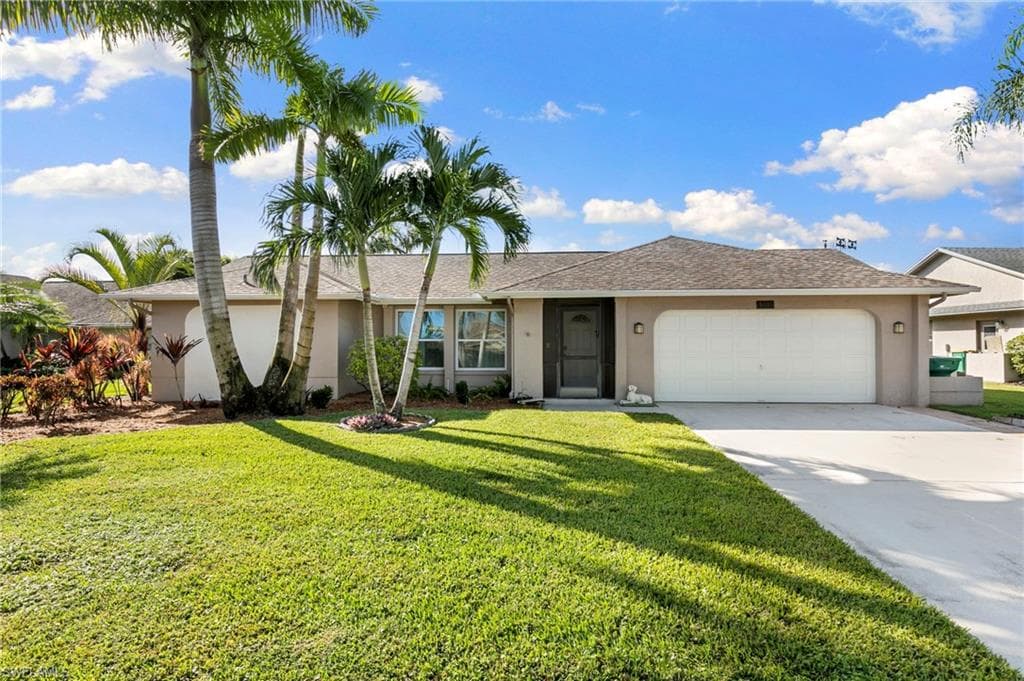3434 Anton Ct, Naples, FL 34109-1
