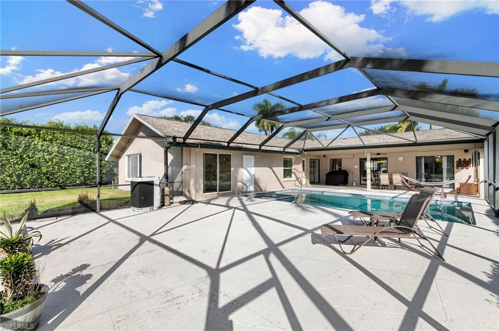 3434 Anton Ct, Naples, FL 34109-34